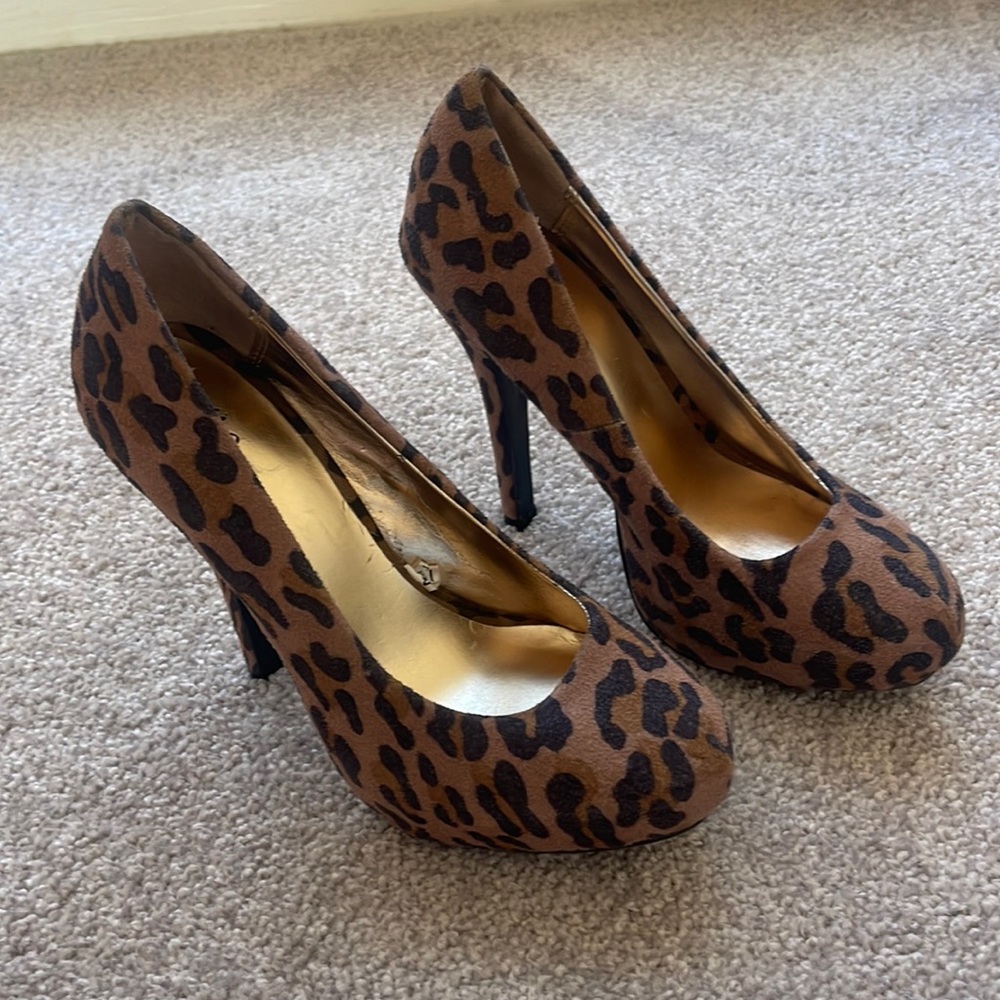 Cheetah print pumps